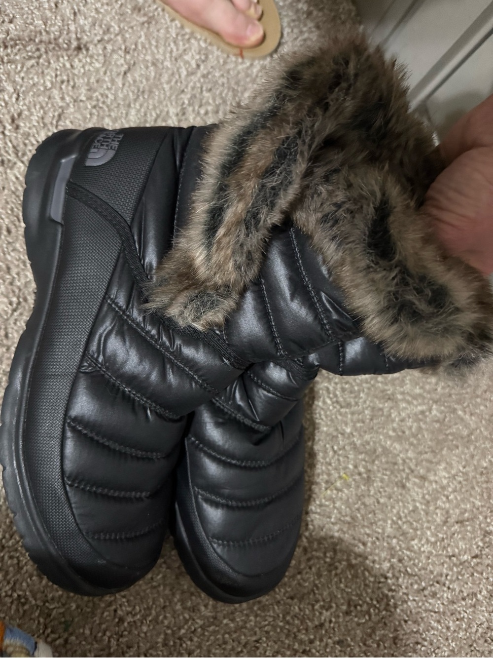 Women's North Face Black Faux-Fur Lined Winter Slip-On Boots - Picture 2 of 5